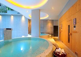 Deluxe apartment at Icon Park Condo