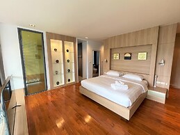 Deluxe apartment at Icon Park Condo