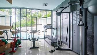 Deluxe apartment at Icon Park Condo