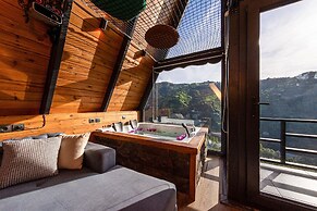 Pavri Suit Bungalov