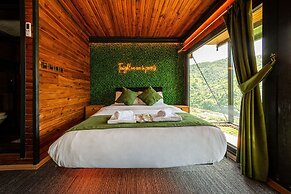 Pavri Suit Bungalov