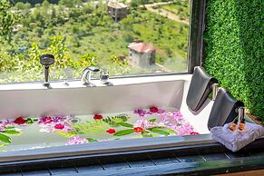 Pavri Suit Bungalov