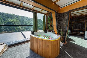 Pavri Suit Bungalov