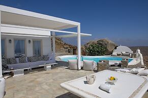 Mykonos Teatro Suites and Villa