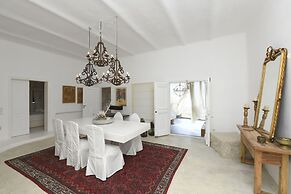 Mykonos Teatro Suites and Villa