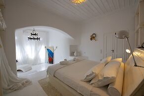 Mykonos Teatro Suites and Villa