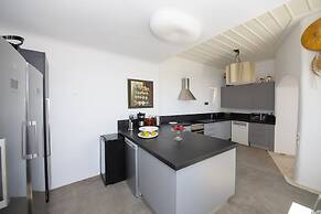 Mykonos Teatro Suites and Villa