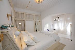 Mykonos Teatro Suites and Villa