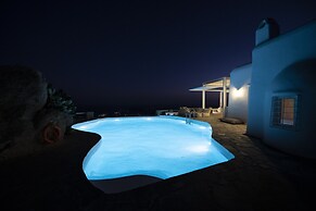 Mykonos Teatro Suites and Villa