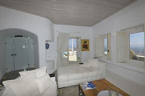 Mykonos Teatro Suites and Villa