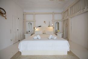 Mykonos Teatro Suites and Villa