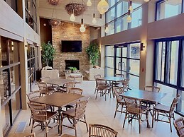 The Bradstan Boutique Hotel