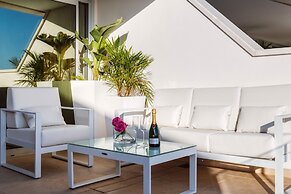 Grand Horizon Luxury Boutique Apartments