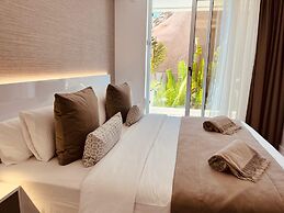 Grand Horizon Luxury Boutique Apartments