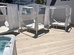 Grand Horizon Luxury Boutique Apartments