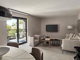 Hotel AKA Alexandria