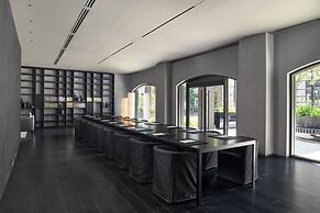 Hotel AKA Alexandria