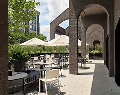 Hotel AKA Alexandria