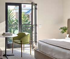 Hotel AKA Alexandria