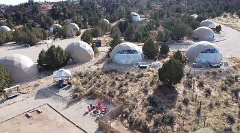 Bryce Glamp And Camp