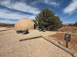 Bryce Glamp And Camp