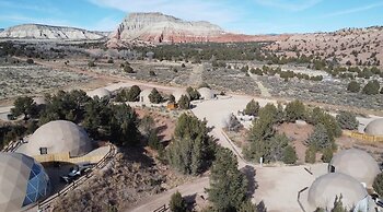 Bryce Glamp And Camp