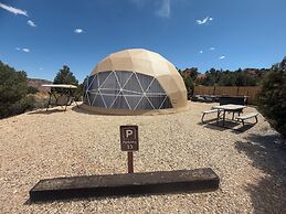 Bryce Glamp And Camp