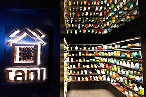 The Gravitique Hotel Khaosan