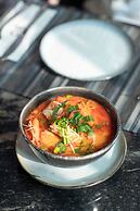 The Gravitique Hotel Khaosan