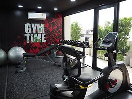 The Gravitique Hotel Khaosan