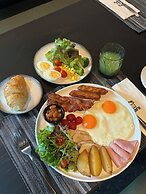 The Gravitique Hotel Khaosan