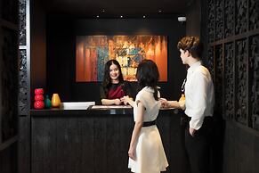 The Gravitique Hotel Khaosan