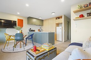 Super Chic Apt nr Albany Mall - Carpark