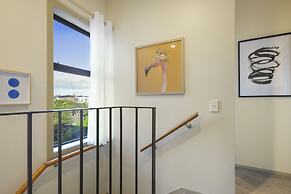 Super Chic Apt nr Albany Mall - Carpark