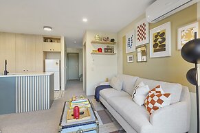 Super Chic Apt nr Albany Mall - Carpark