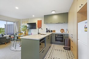 Super Chic Apt nr Albany Mall - Carpark