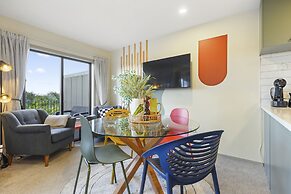 Super Chic Apt nr Albany Mall - Carpark