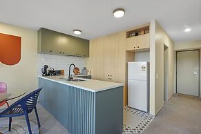 Super Chic Apt nr Albany Mall - Carpark