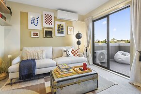 Super Chic Apt nr Albany Mall - Carpark