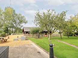 Far Coley Farm & Log Cabin