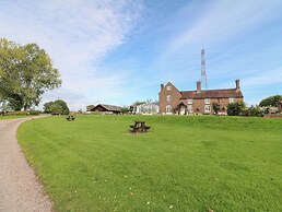 Far Coley Farm & Log Cabin