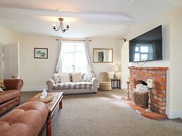 Far Coley Farm & Log Cabin