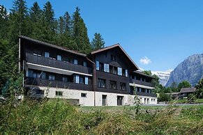 Eiger View Alpine Lodge