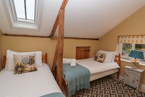 1 The Old Coach House