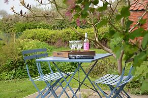 1 Tunns Cottages, Rushmere, nr Beccles