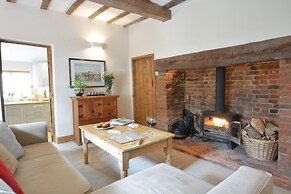 1 Tunns Cottages, Rushmere, nr Beccles