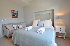 Skimming Stones, Aldeburgh