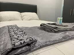 Luxury Apartment - Free Wi-fi & Parking NO Deposit