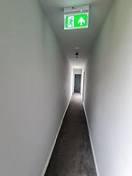 Luxury Apartment - Free Wi-fi & Parking NO Deposit