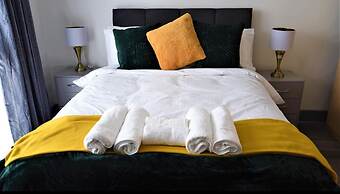 Luxury Apartment - Free Wi-fi & Parking NO Deposit